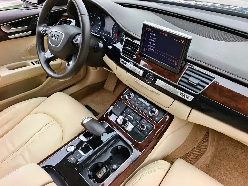 Audi A8 2014 — фото 16