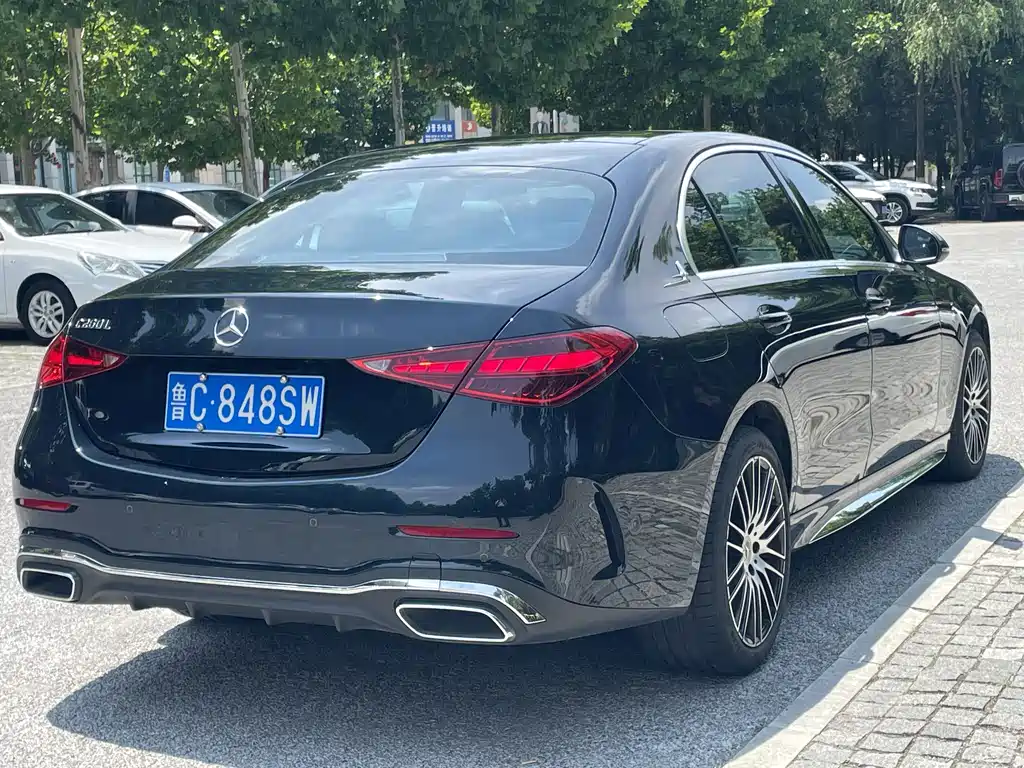Mercedes-Benz C-Class 2024