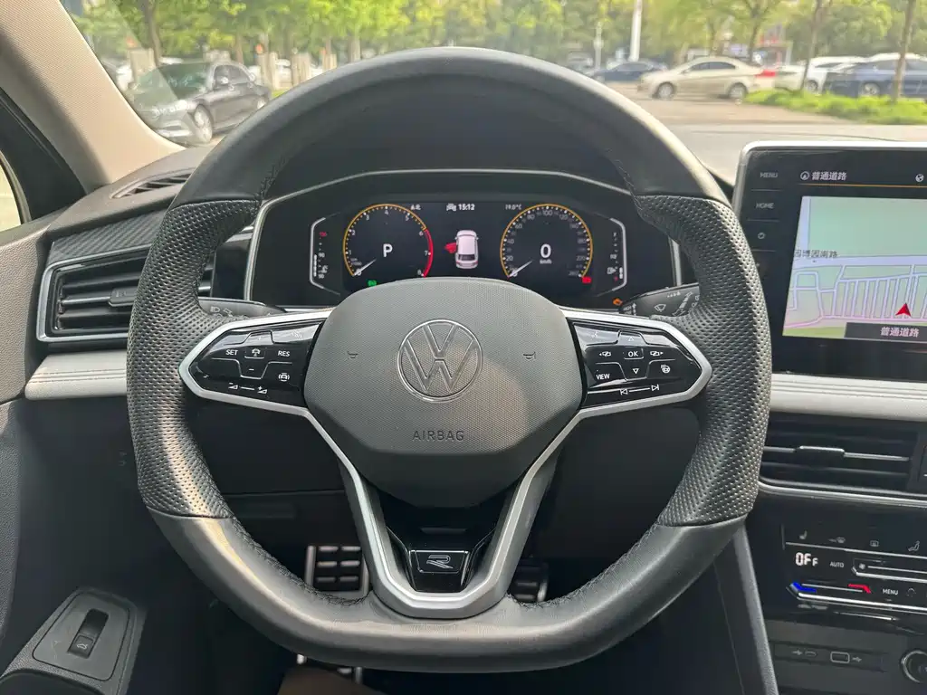 Volkswagen Tiguan L 2022 — фото 12