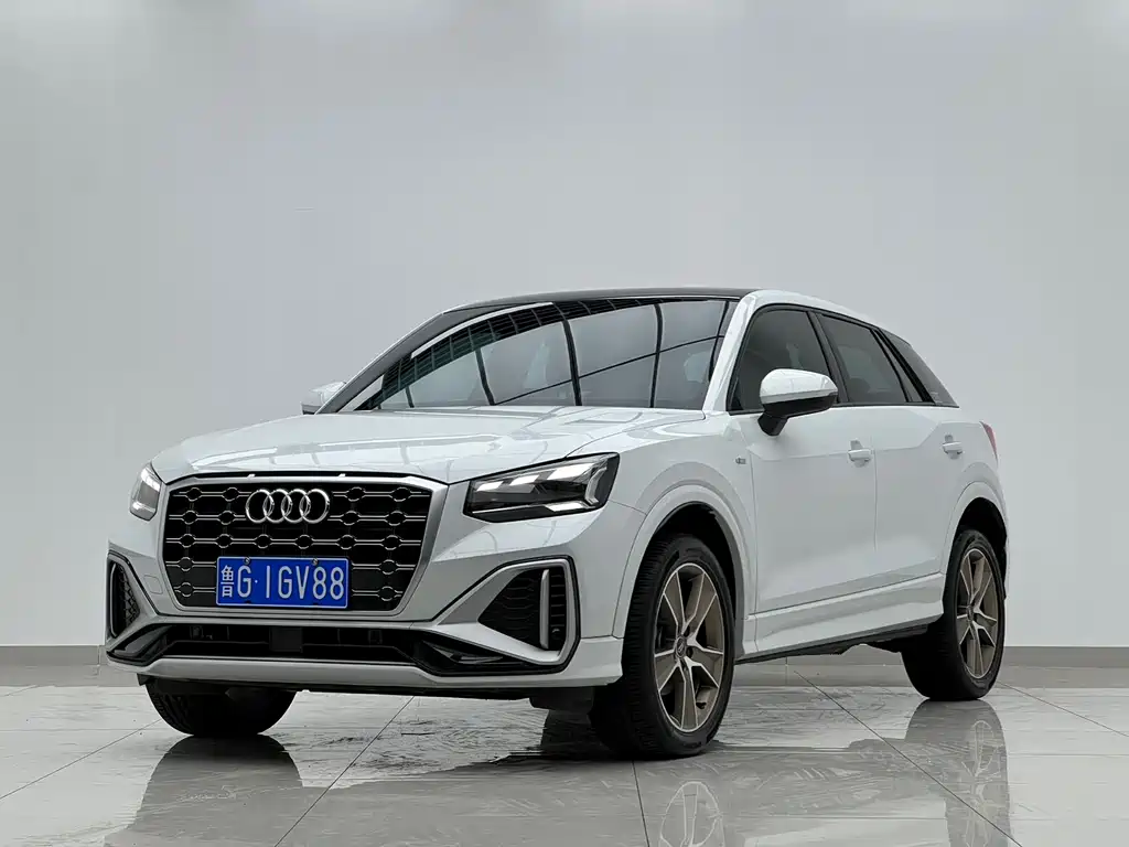 Audi Q2L 2023