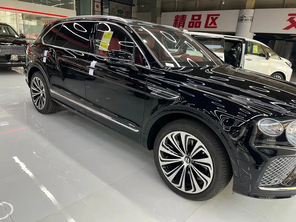 Bentley Bentayga — фото 20