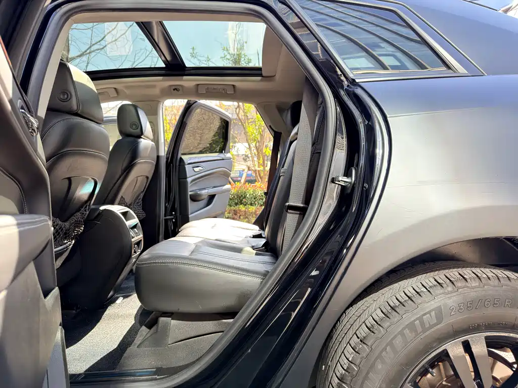 Cadillac SRX 2016 — фото 5