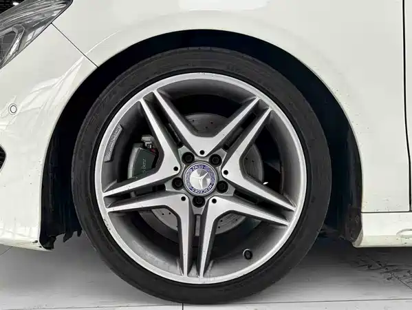 Mercedes-Benz CLA 2015