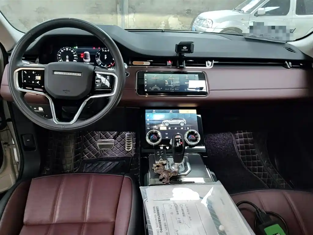 Land Rover Evoque 2021 — фото 10