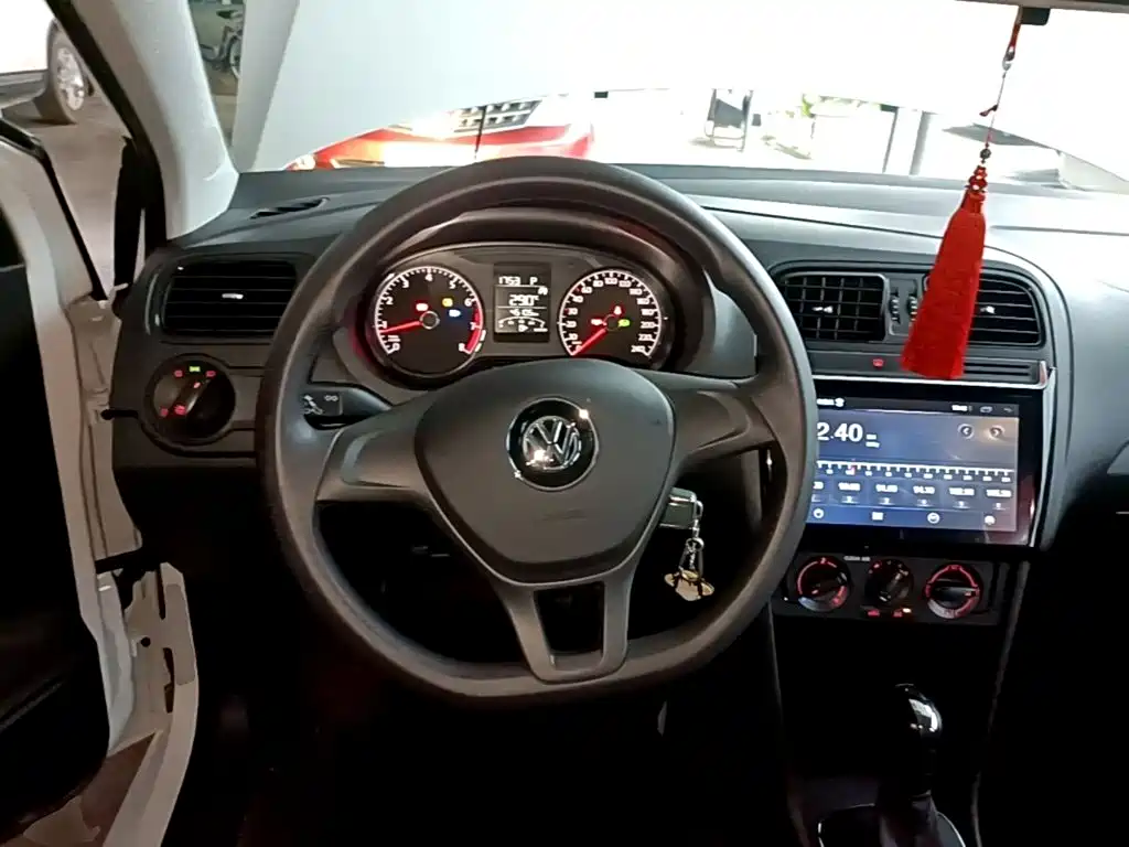 Volkswagen Polo 2018 — фото 11