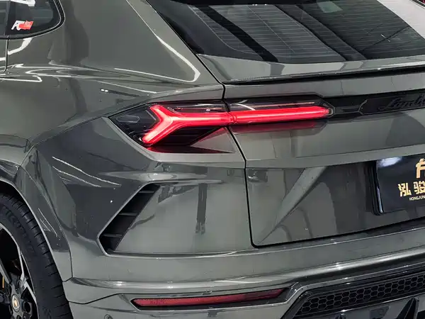 Lamborghini Urus 2021