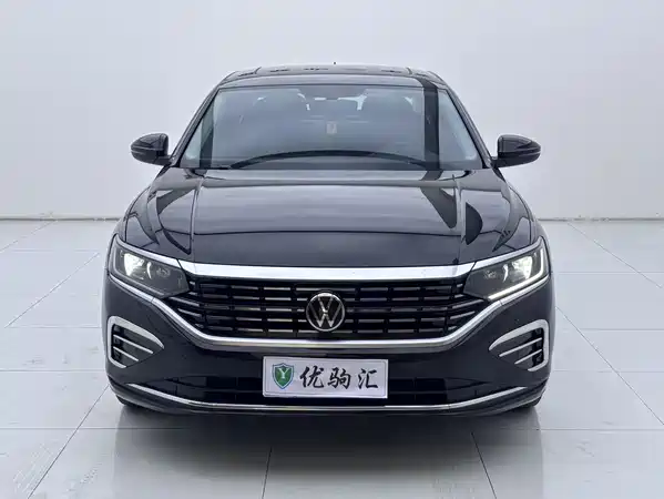Volkswagen Passat 2024