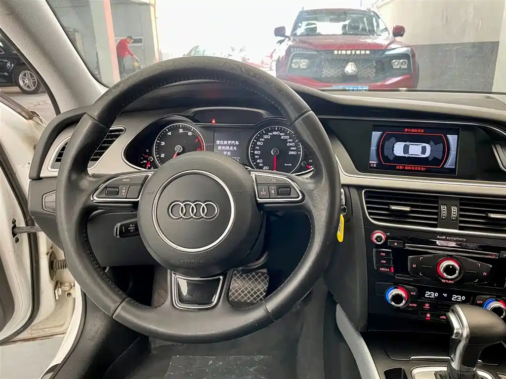 Audi A4L 2015 — фото 12