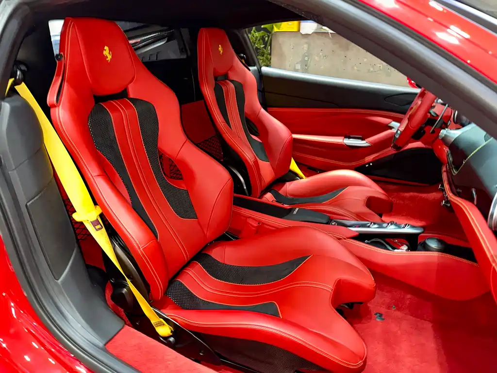 Ferrari F8 2022 — фото 16