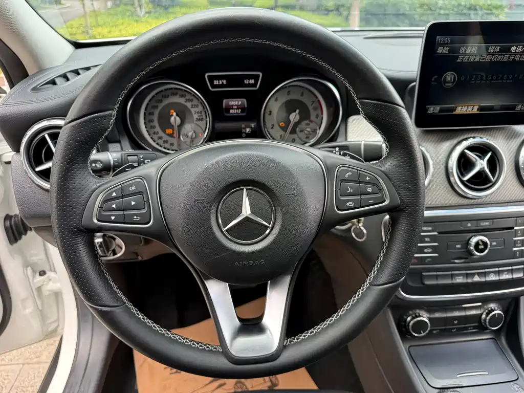 Mercedes-Benz GLA 2017 — фото 23