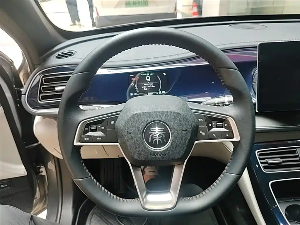 BYD Qin PLUS 2022 — фото 11