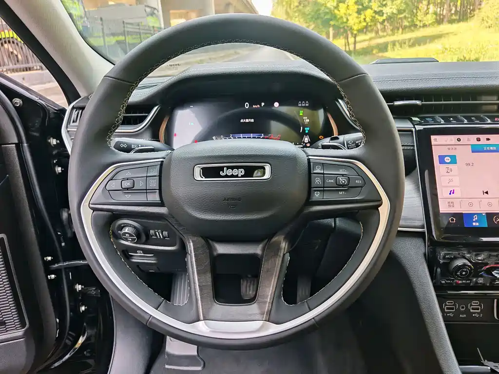 Jeep Grand Cherokee 4xe 2025 — фото 8