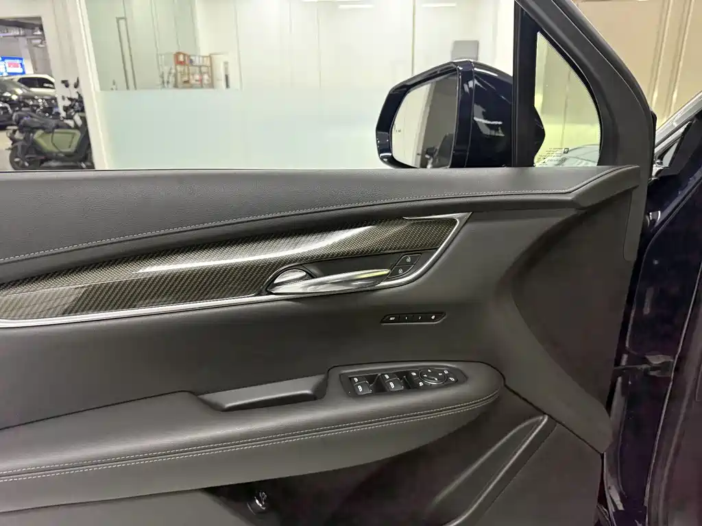 Cadillac XT6 2020 — фото 9
