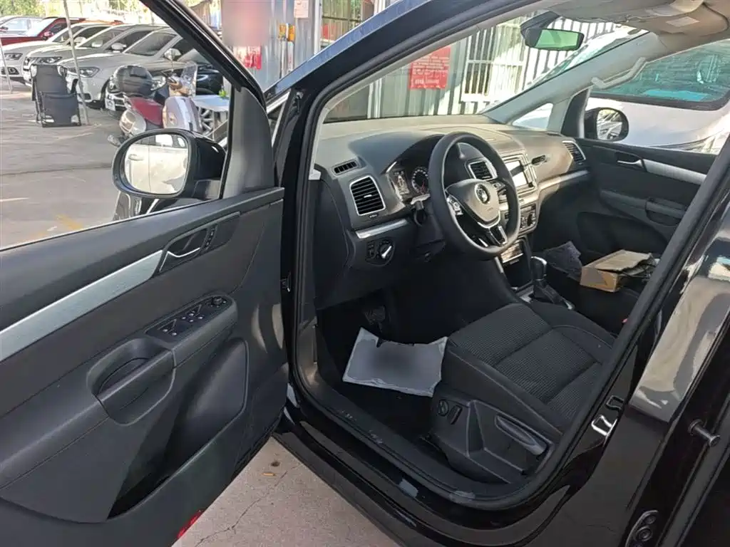 Volkswagen Sharan 2019 — фото 16