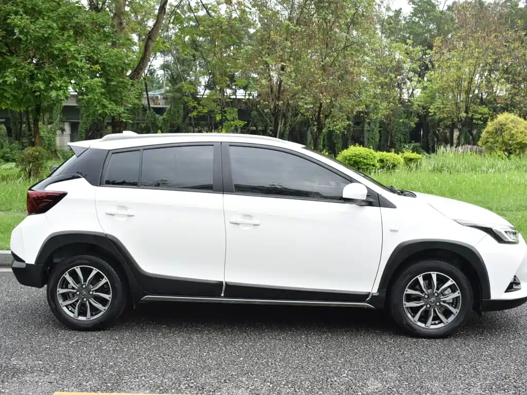 Toyota Yaris L 2023