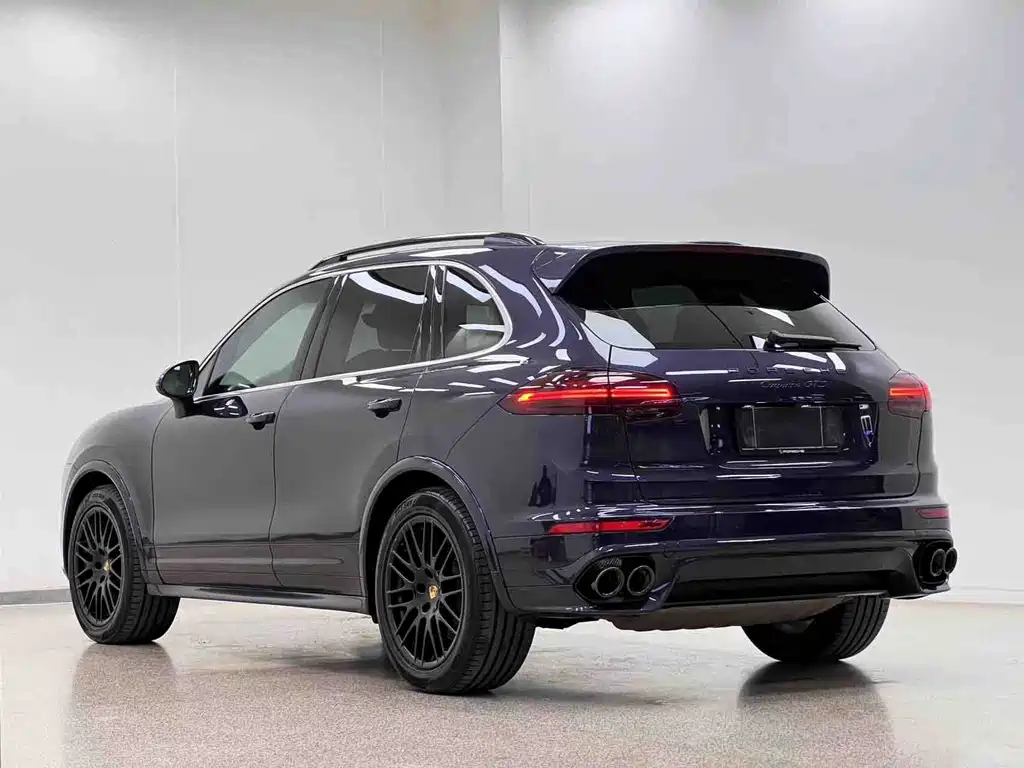 Porsche Cayenne 2017 — фото 25