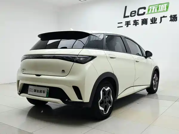 BYD Dolphin 2023