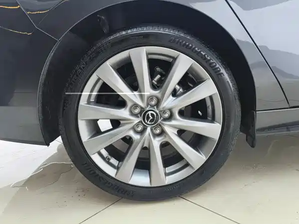 Mazda 3 Axela 2024