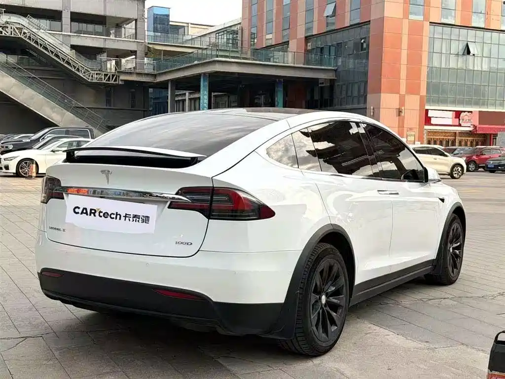 Tesla Model X 2020
