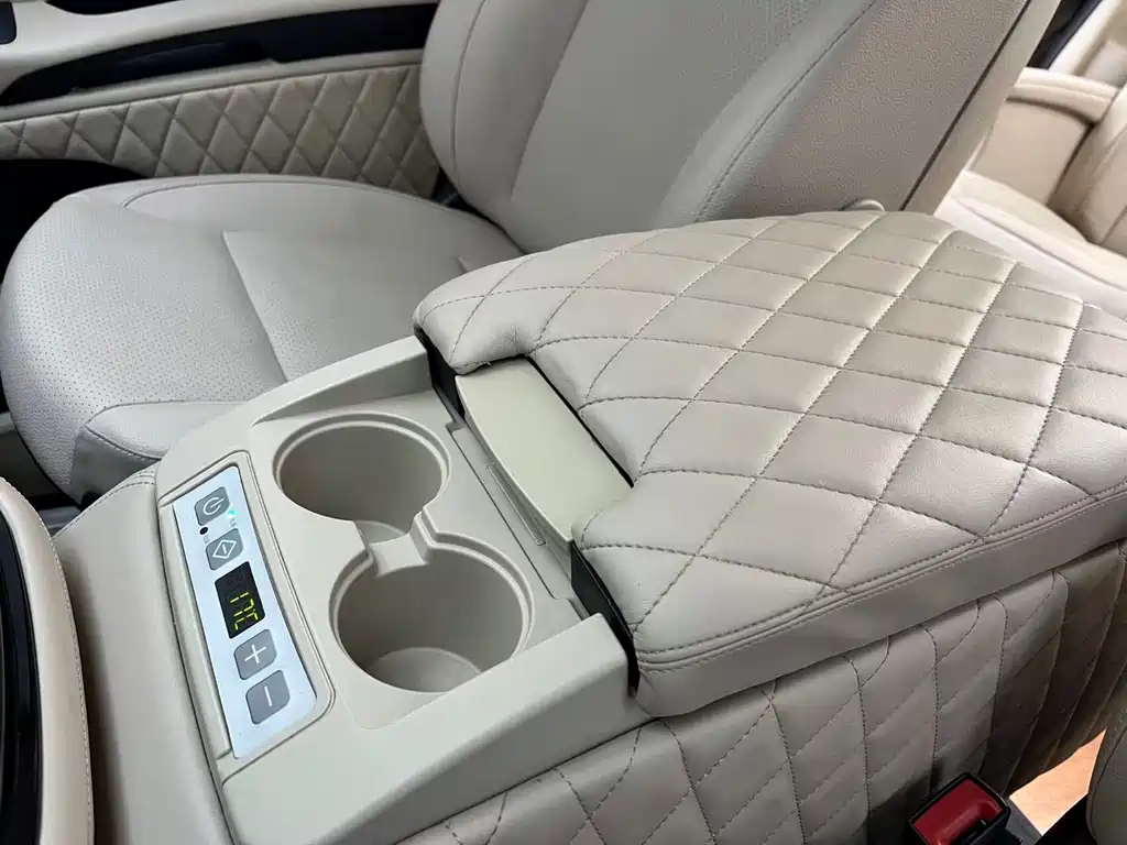 Mercedes-Benz Vito 2018 — фото 14