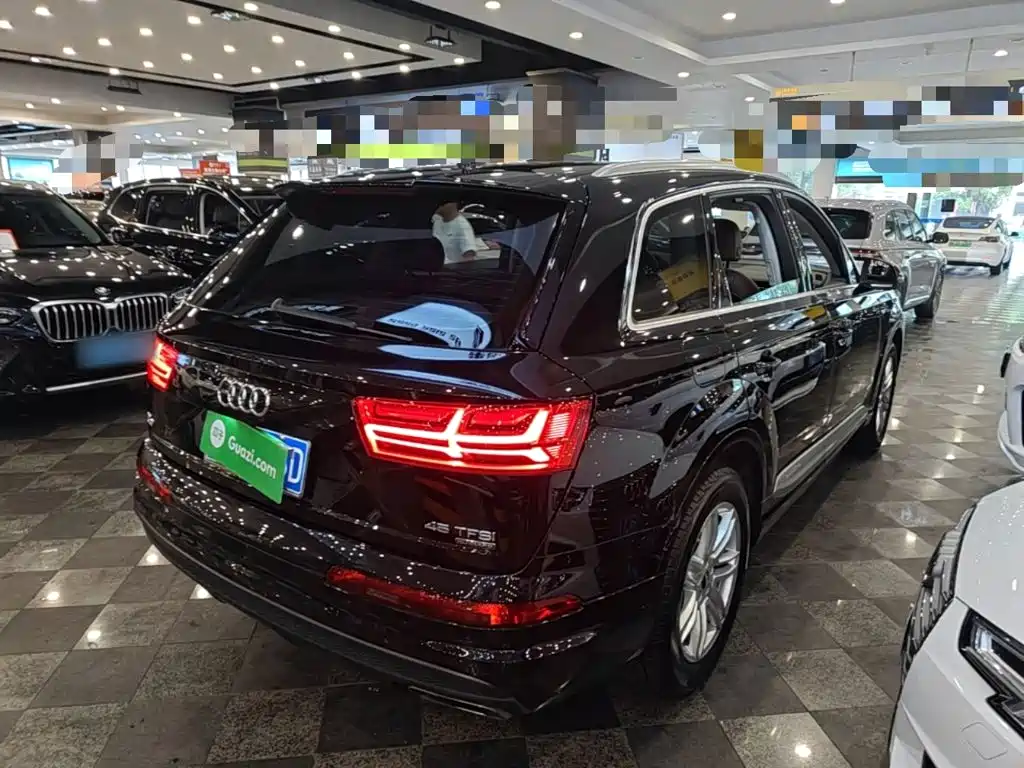 Audi Q7 2019 — фото 7