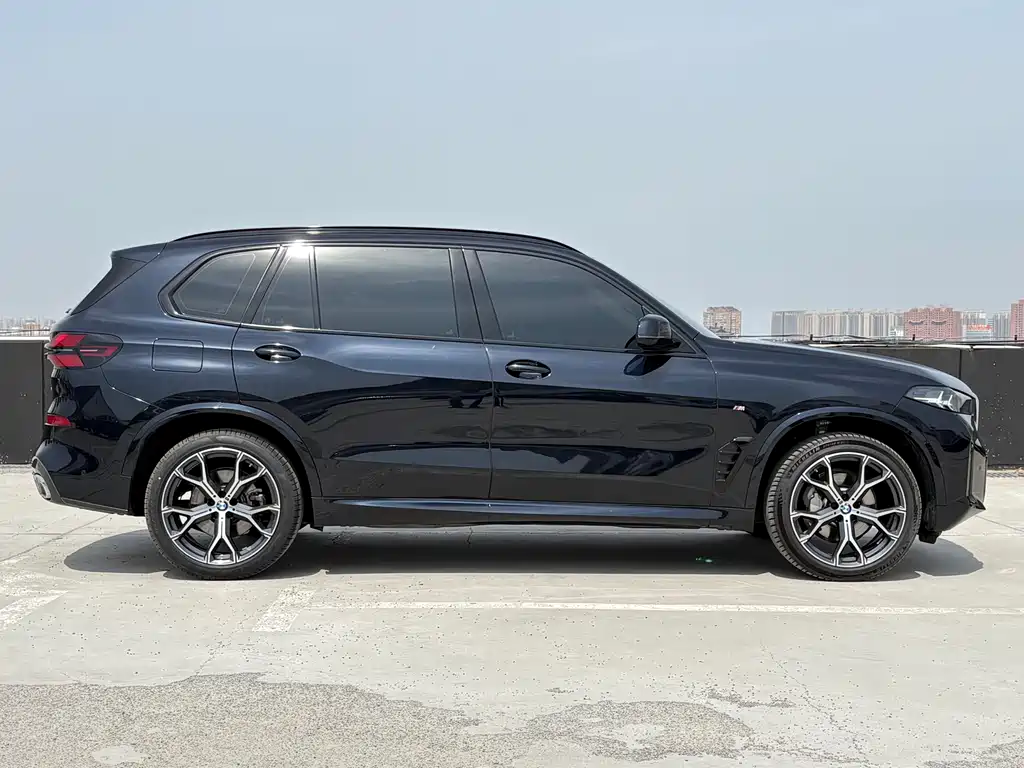 BMW X5 2025 — фото 12