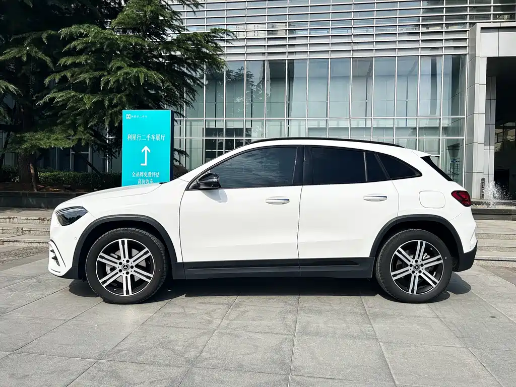 Mercedes-Benz GLA 2024 — фото 2