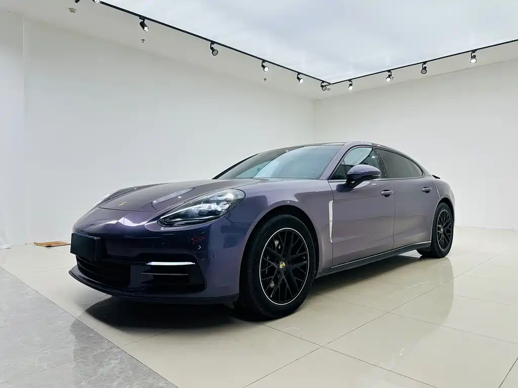 Porsche Panamera 2018 — фото 1