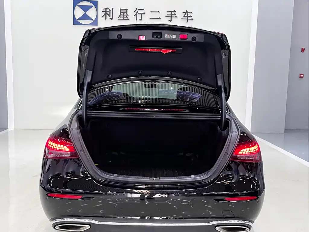 Mercedes-Benz E-Class 2023 — фото 11