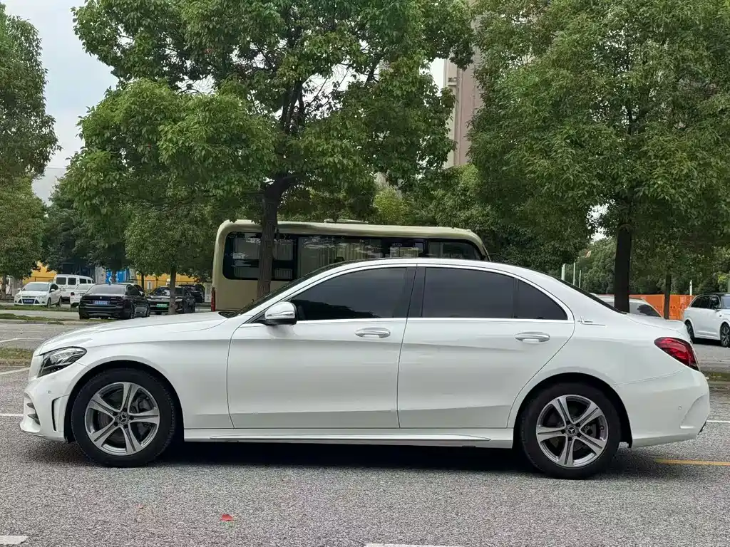 Mercedes-Benz C-Class 2020