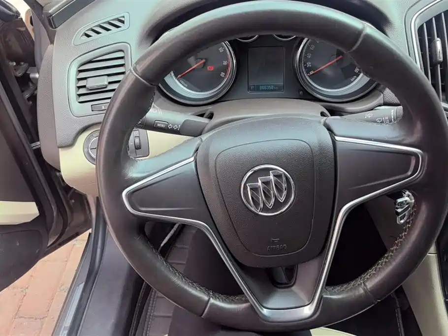 Buick Regal 2015 — фото 15