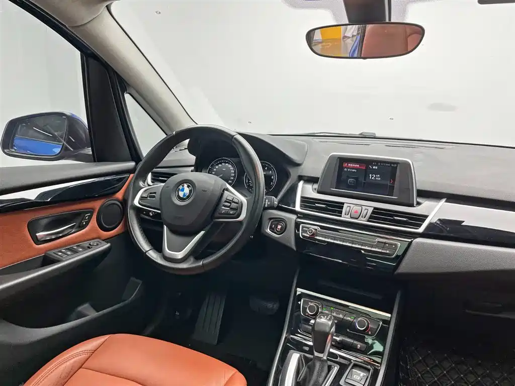 BMW 2 Series Station Wagon 2019 — фото 24