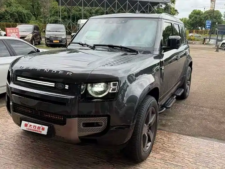 Land Rover Defender 2024 — фото 1