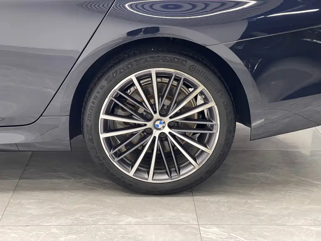 BMW 5 Series 2020 — фото 19