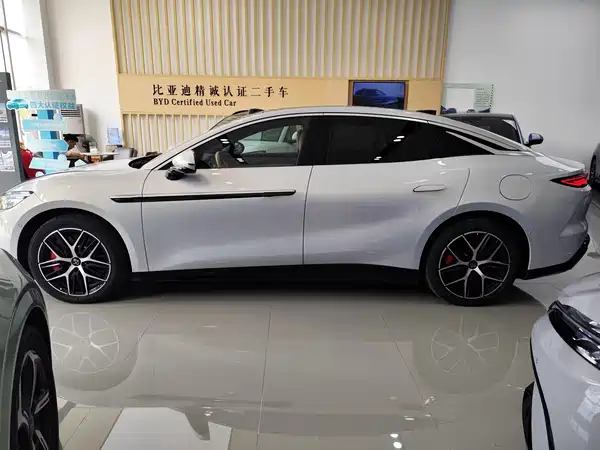 BYD Han L 2025