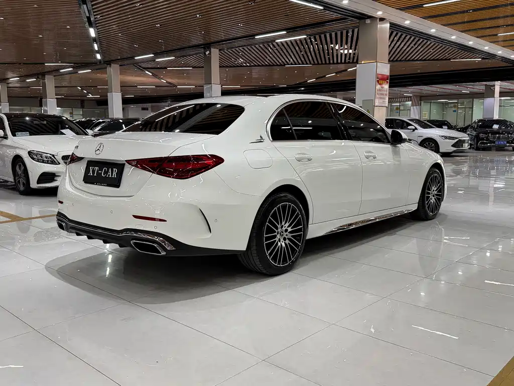 Mercedes-Benz C-Class 2024