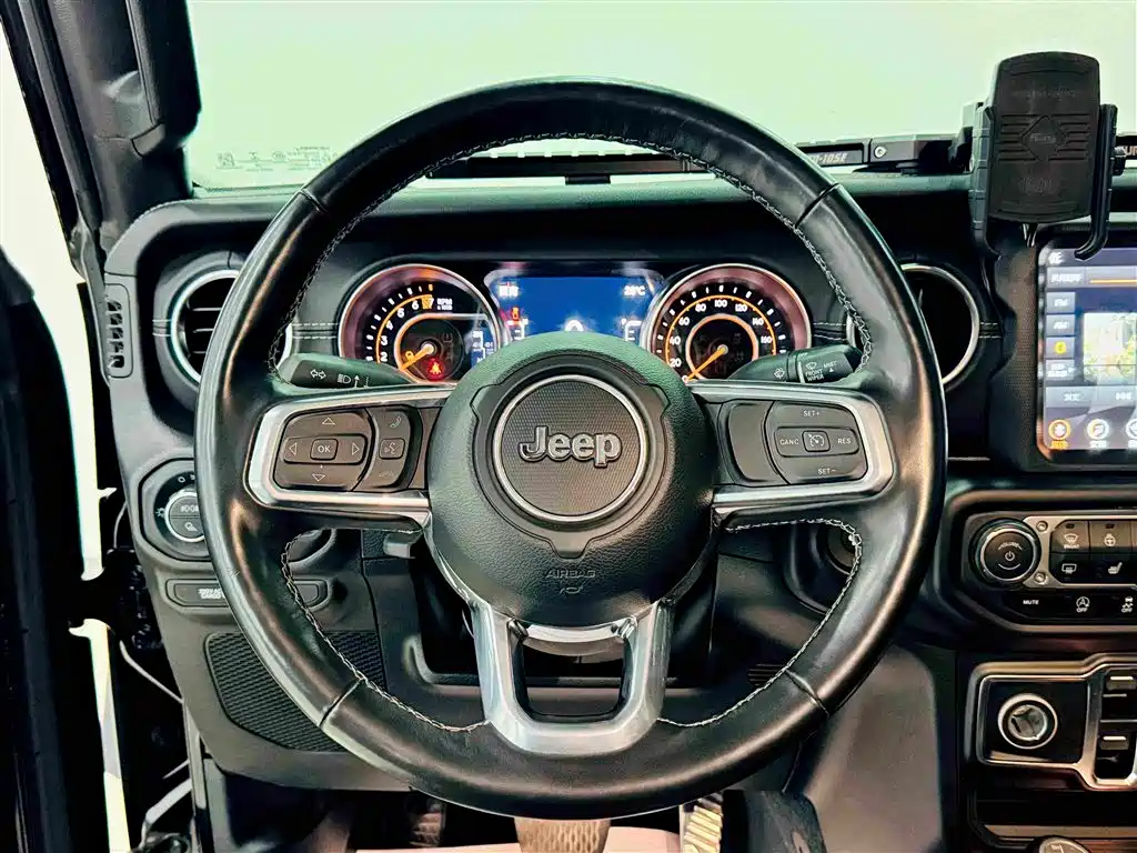 Jeep Gladiator 2023 — фото 14