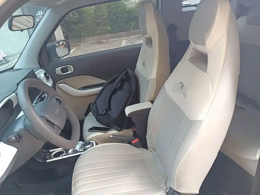 Geely Galaxy Panda 2025 — фото 15