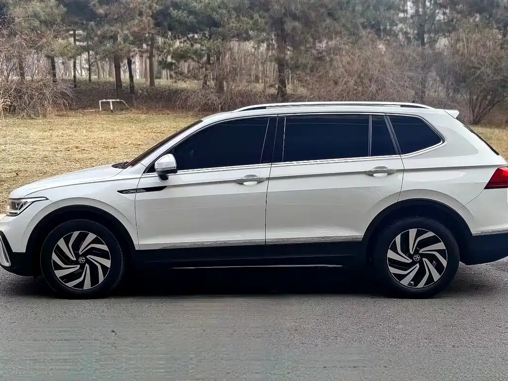 Volkswagen Tiguan L 2022 — фото 3