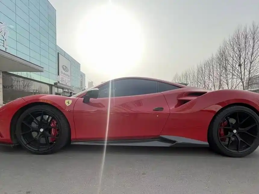 Ferrari 488 2018 — фото 12