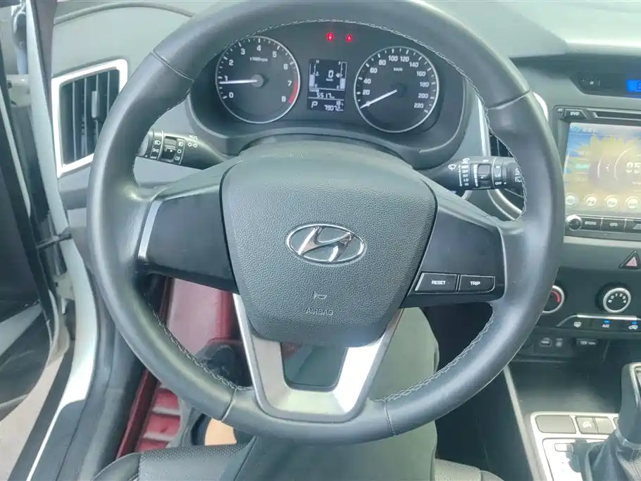 Hyundai ix25 2016 — фото 15