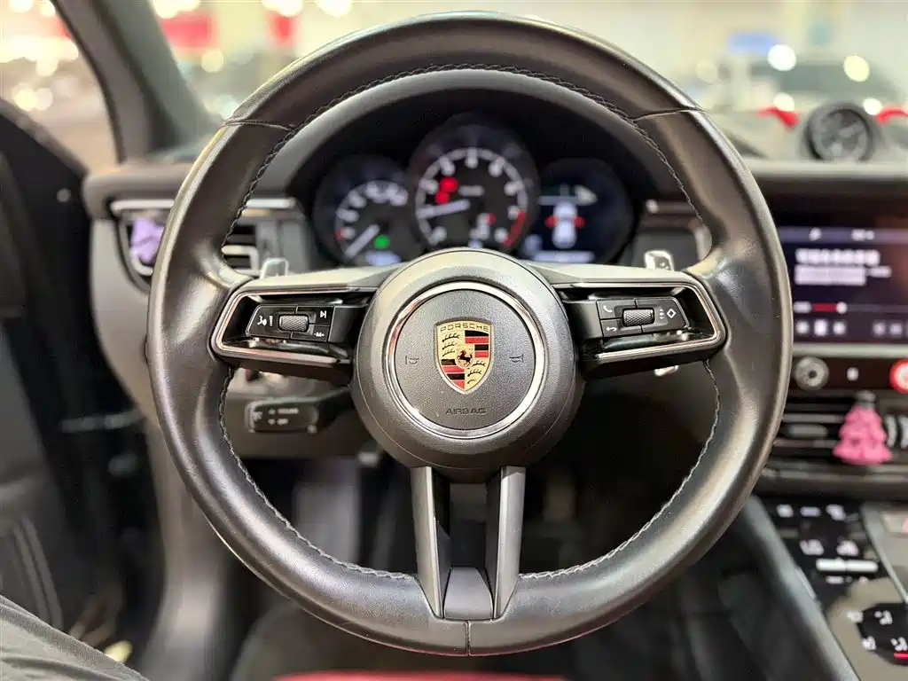 Porsche Macan 2023 — фото 19