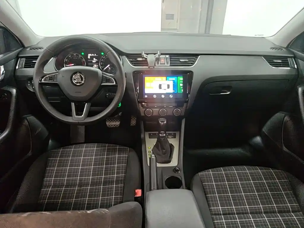 Skoda Octavia 2020 — фото 10