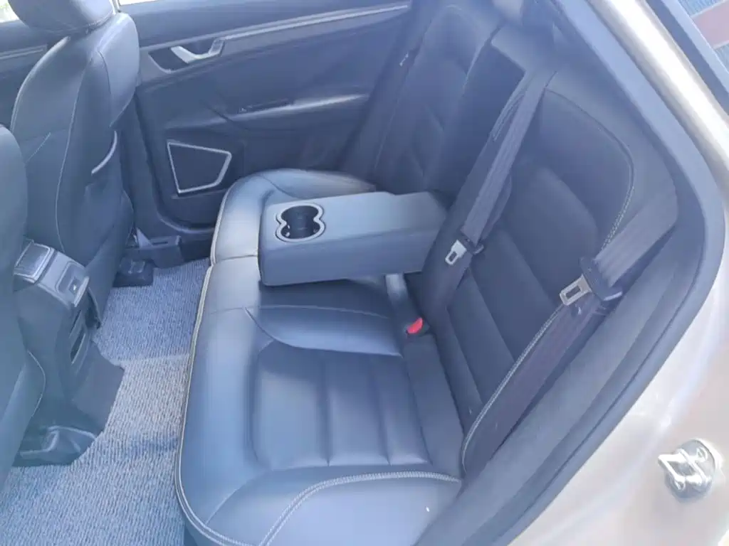Geely Emgrand GS 2018 — фото 17