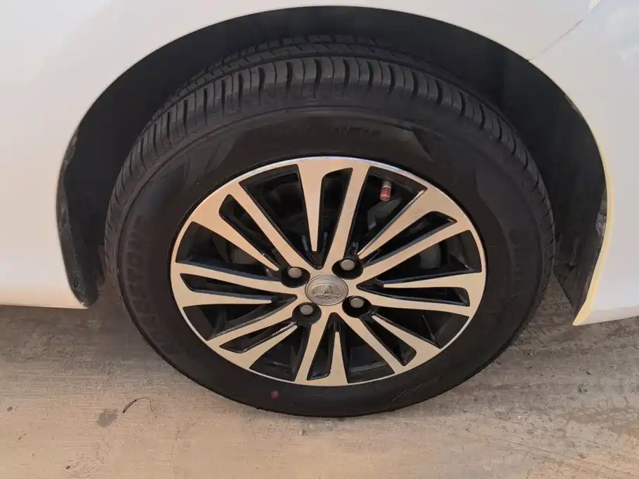 Toyota Yaris L 2019