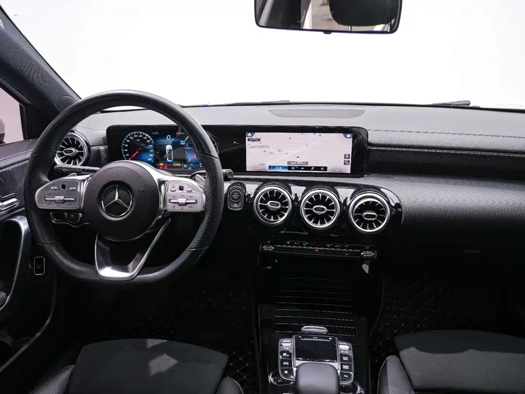 Mercedes-Benz A-Class 2021 — фото 15