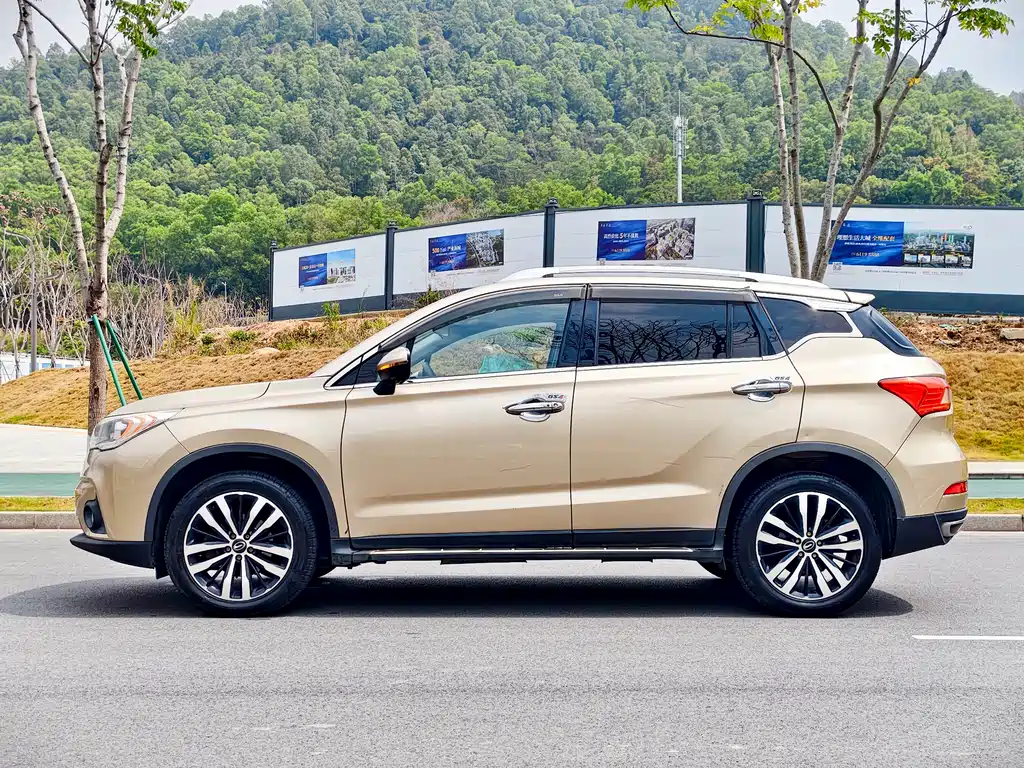GAC Motor Trumpchi GS4 2017 — фото 11