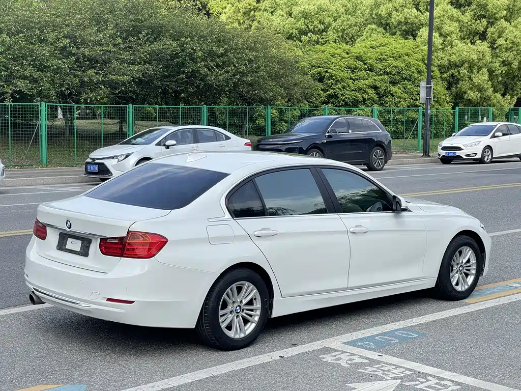 BMW 3 Series 2014 — фото 16