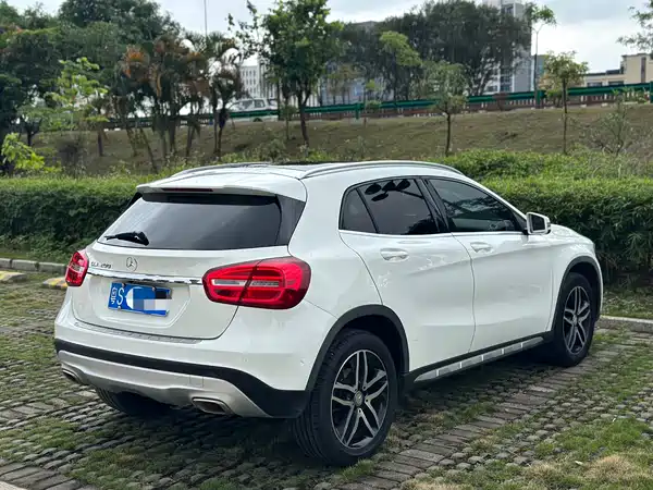 Mercedes-Benz GLA 2016