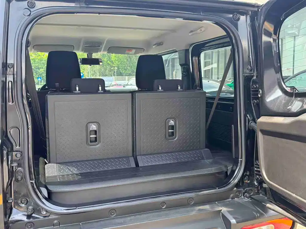 Suzuki Jimny 2025 — фото 15